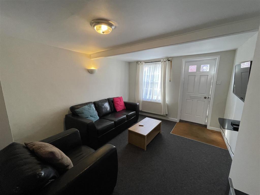 Lounge 3