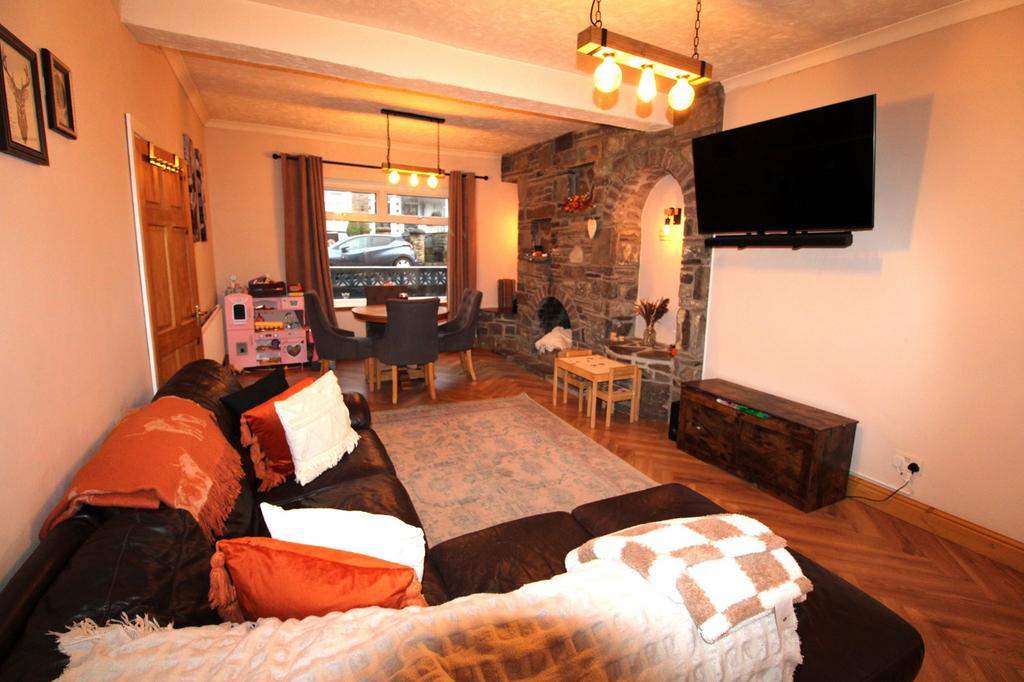 Spacious Open-Plan Lounge/Diner