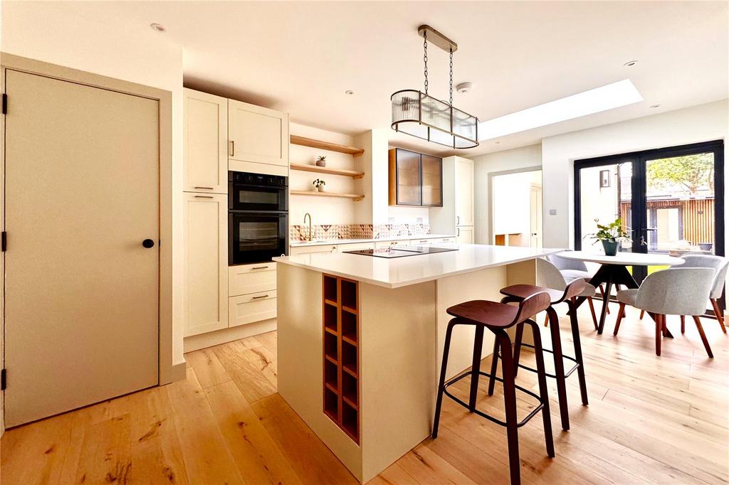 Kitchen/Dinng Room