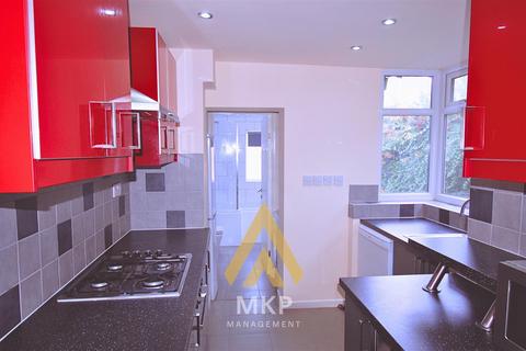 3 bedroom terraced house to rent, Gristhorpe Road, Selly Oak, Birmingham B29