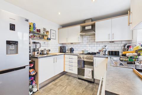 4 bedroom semi-detached house for sale, Pools Brook Park, Hull, HU7 3GE