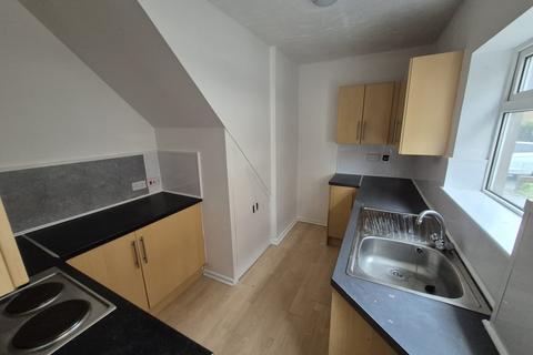4 bedroom semi-detached house to rent, Dobson Avenue, Lytham St. Annes, Lancashire, FY8