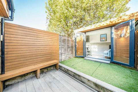 undefined, Royal Road, Teddington TW11