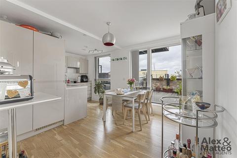 2 bedroom flat for sale, Blue Anchor Lane, Bermondsey, SE16