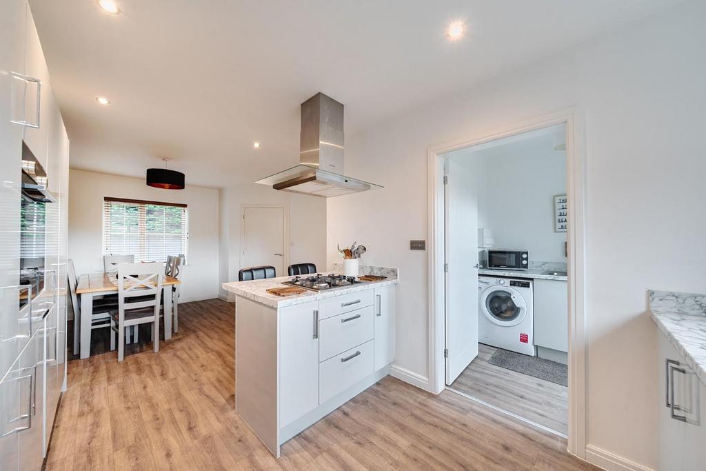 Kitchen 3.jpg