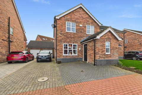 3 bedroom semi-detached house for sale, Pearleaf Drive, Barton-Upon-Humber, DN18 5GS