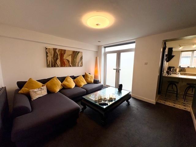Lounge (3).jpg