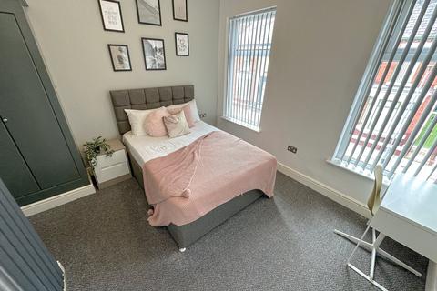 undefined, Malden Road, L6 6BE,