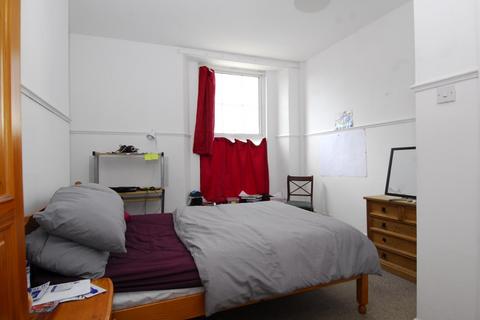 2 bedroom flat to rent, Prospect Street, Flat 2, Plymouth PL4