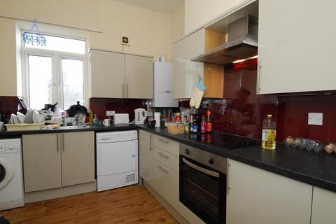 2 bedroom flat to rent, Prospect Street, Flat 2, Plymouth PL4