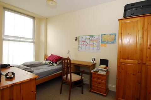 2 bedroom flat to rent, Prospect Street, Flat 2, Plymouth PL4