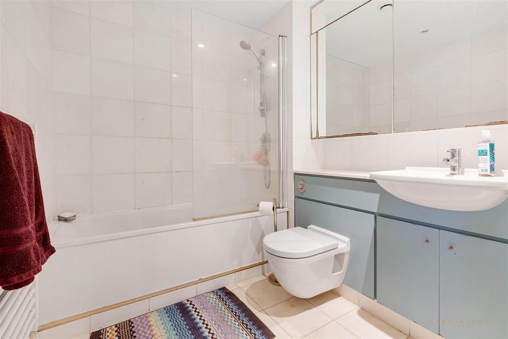 Bathroom.jpg