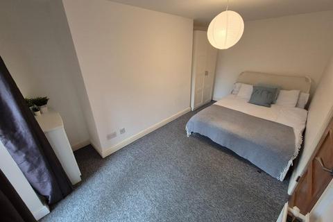 2 bedroom flat to rent, Withington Road, Manchester