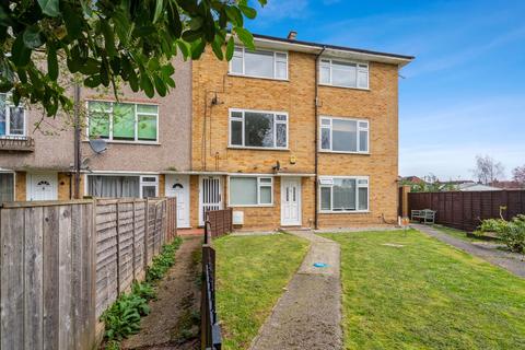 2 bedroom maisonette to rent, St Davids Close, Iver SL0