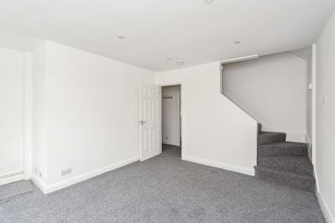 2 bedroom maisonette to rent, St Davids Close, Iver SL0