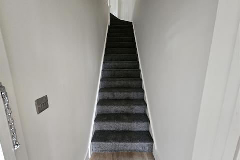 1 bedroom flat to rent, Lynchford Road, Farnborough