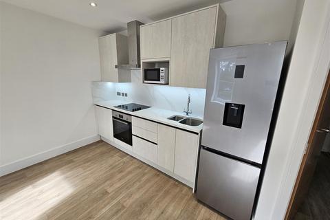 1 bedroom flat to rent, Lynchford Road, Farnborough