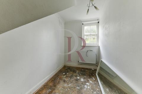 3 bedroom flat for sale, Caledonian Road, London, N7
