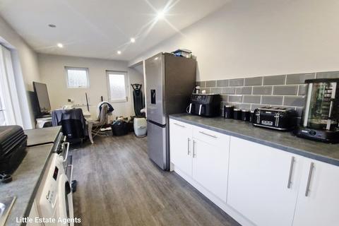3 bedroom end of terrace house to rent, Rutland Way, Liverpool, L36