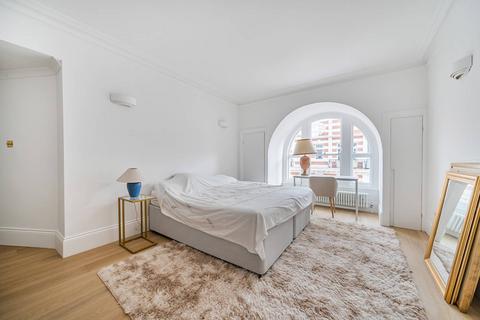 4 bedroom flat to rent, Basil Street, Knightsbridge, London, SW3
