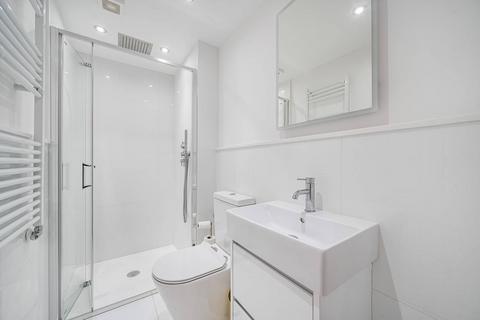 4 bedroom flat to rent, Basil Street, Knightsbridge, London, SW3