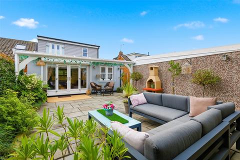 undefined, Nutcombe Crescent, Rochford, Essex, SS4
