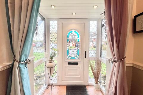 3 bedroom semi-detached house for sale, Inglewhite Close, Greater Manchester BL9