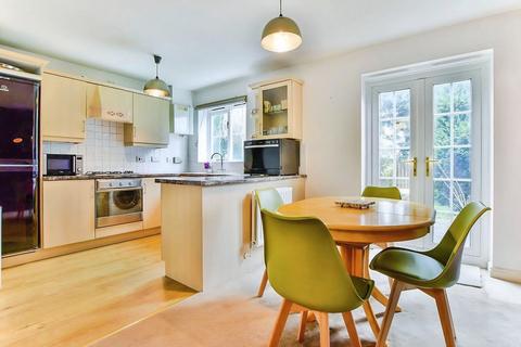 3 bedroom semi-detached house to rent, Chervil Close, Manchester M14