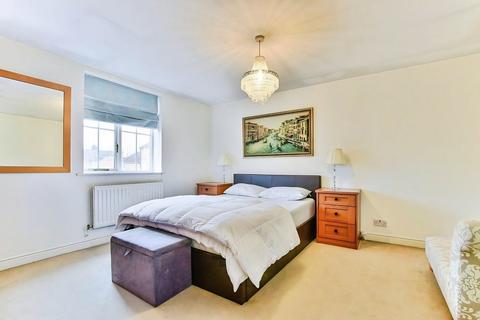 3 bedroom semi-detached house to rent, Chervil Close, Manchester M14