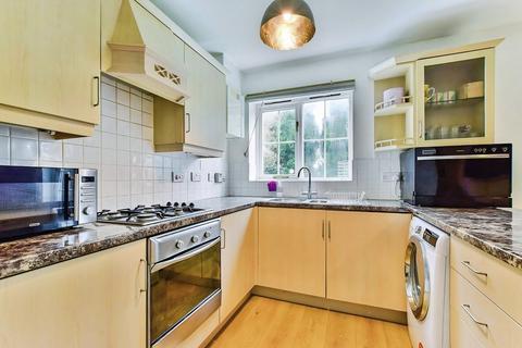 3 bedroom semi-detached house to rent, Chervil Close, Manchester M14