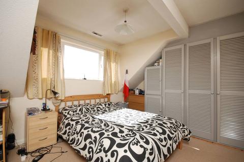 undefined, Colliers Wood, Colliers Wood, London, SW19