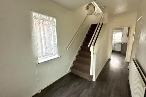 3 bedroom semi-detached house to rent, Darlaston Road, Wednesbury WS10