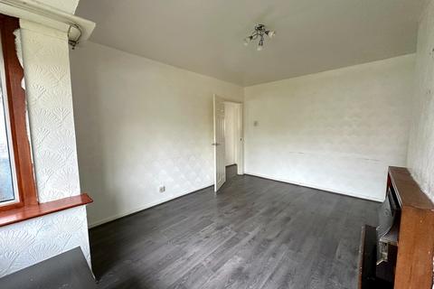 3 bedroom semi-detached house to rent, Darlaston Road, Wednesbury WS10