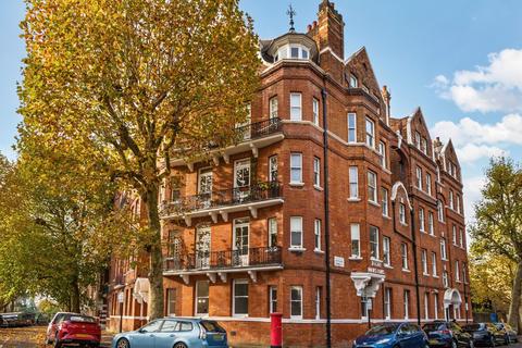 Hammersmith Bridge Road, London, W6