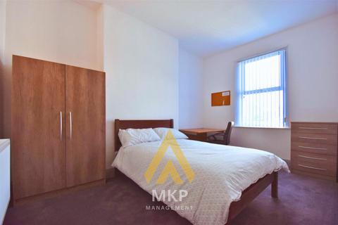 5 bedroom end of terrace house to rent, Derry Avenue, Plymouth PL4