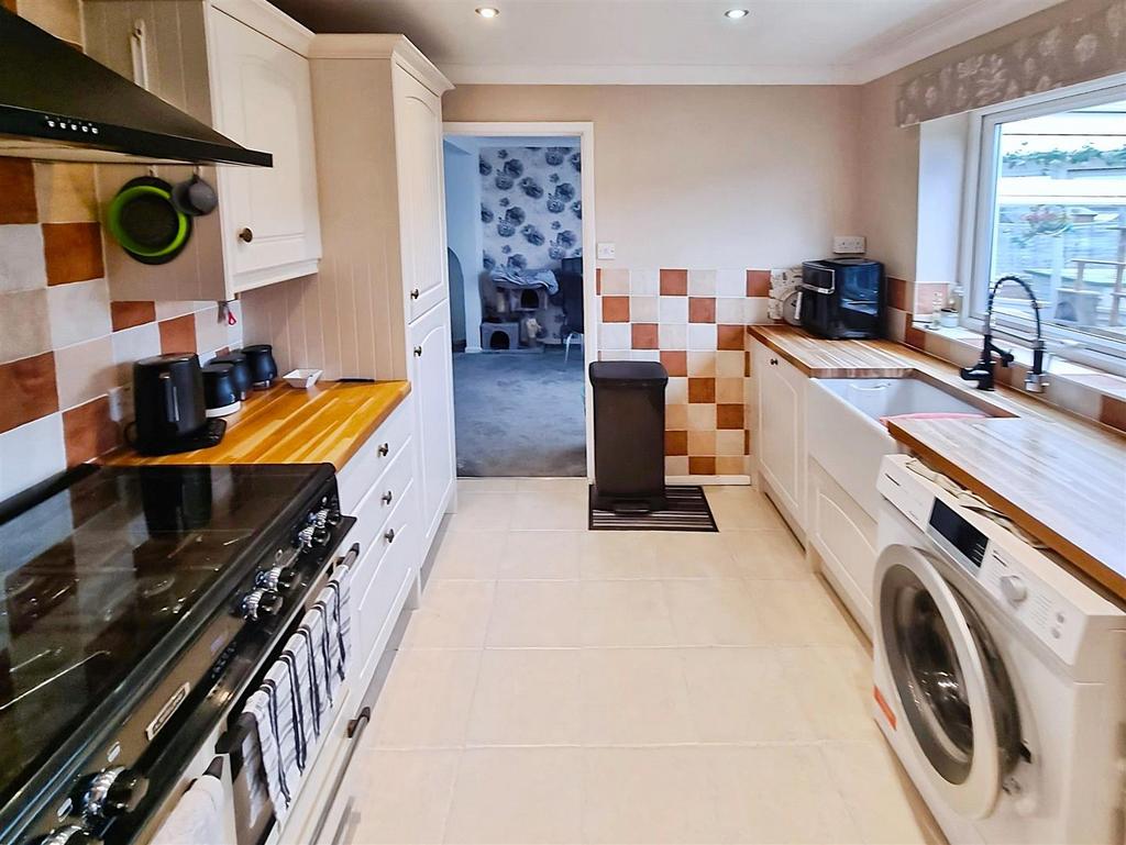 Fitted Kitchen