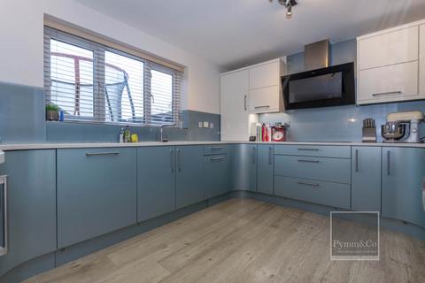 5 bedroom detached house for sale, Moorhen Close, Norwich NR7