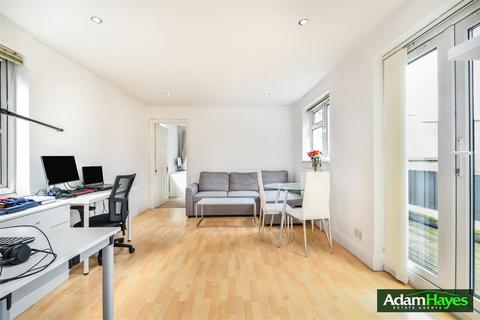 1 bedroom apartment for sale, Ballards Lane, London N3