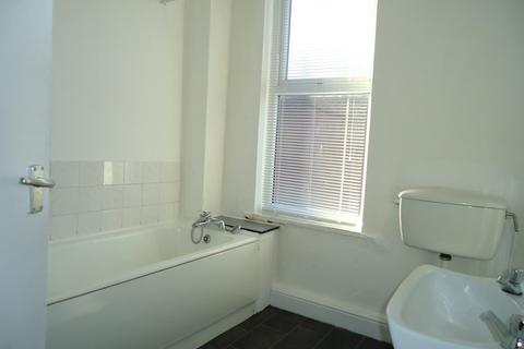 1 bedroom terraced house to rent, Dobson Grove, Leeds LS11