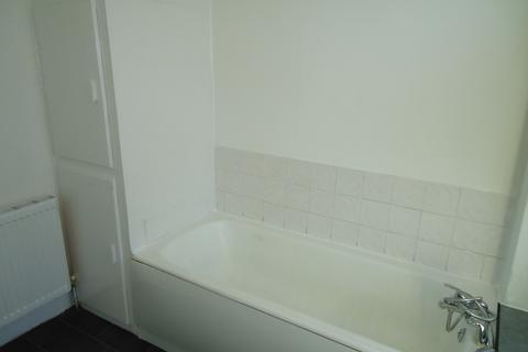 1 bedroom terraced house to rent, Dobson Grove, Leeds LS11