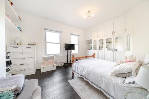 4 bedroom flat for sale, Tremadoc Road, London, SW4