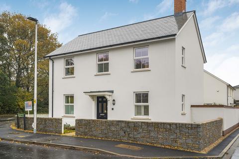 Marriott Way, Bovey Tracey