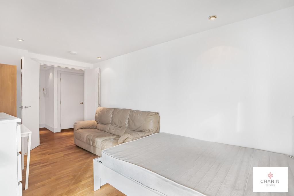 Bedroom 1b