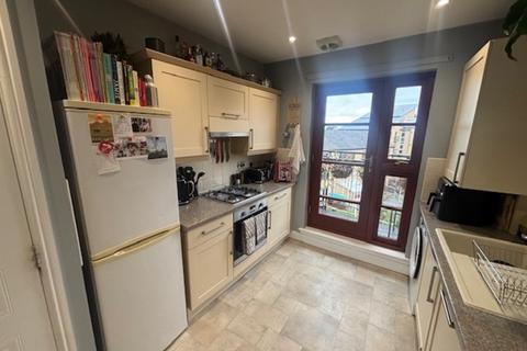 2 bedroom apartment to rent, Malta Terrace, New Gorbals