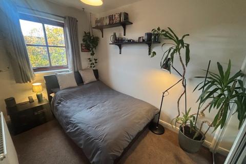 2 bedroom apartment to rent, Malta Terrace, New Gorbals