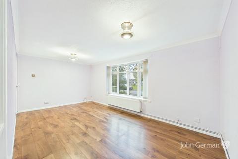 3 bedroom semi-detached house for sale, Lindenbrook Vale, Wildwood, Stafford