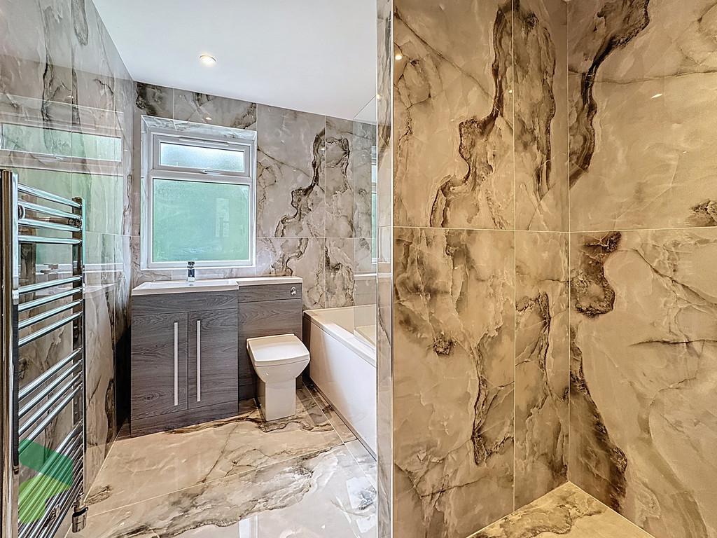 First floor family bathroom