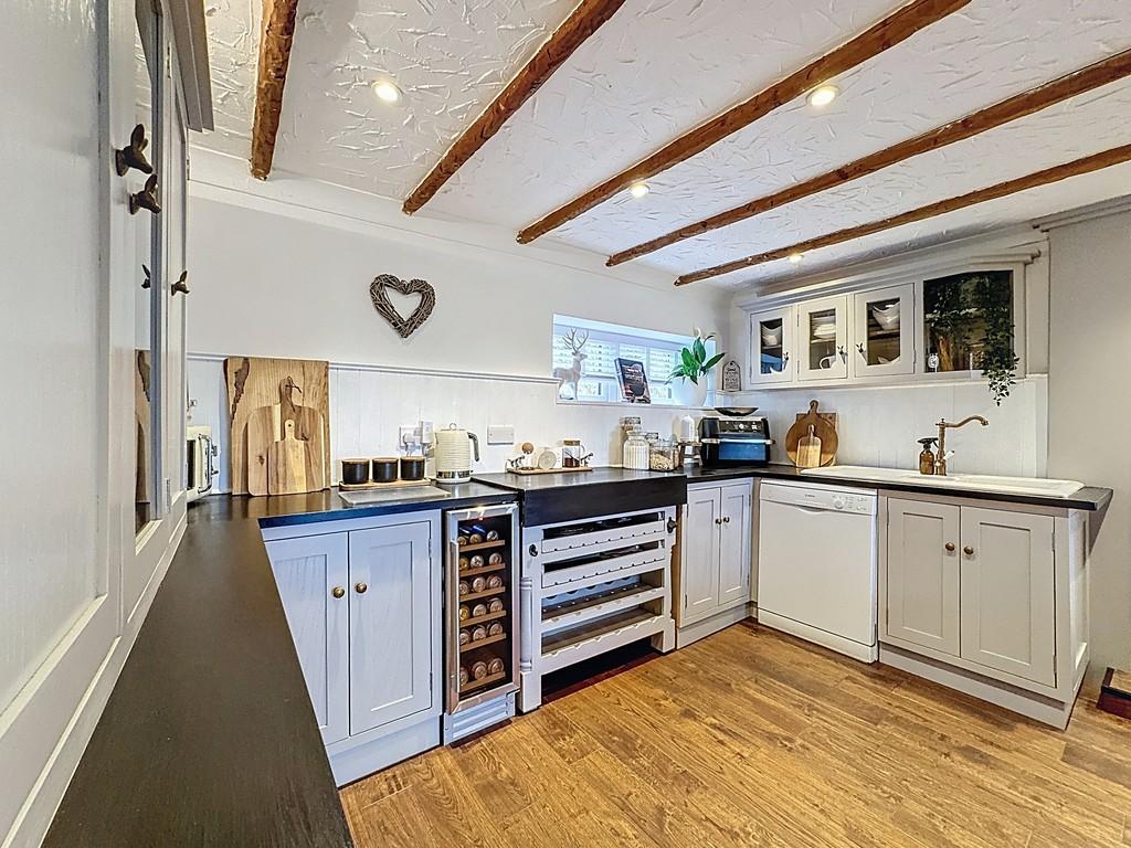 Fitted kitchen