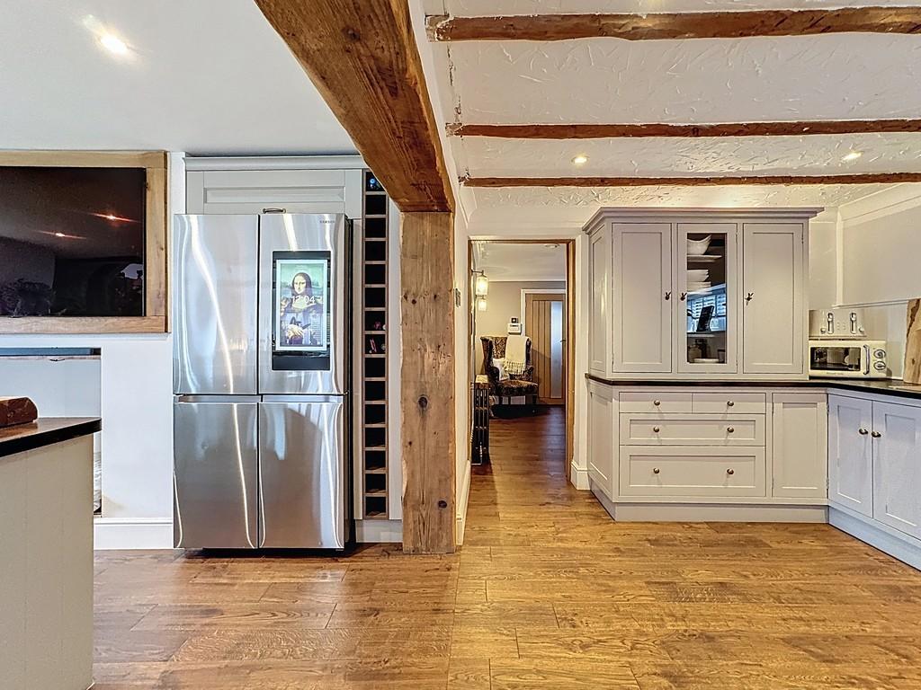 Fitted kitchen