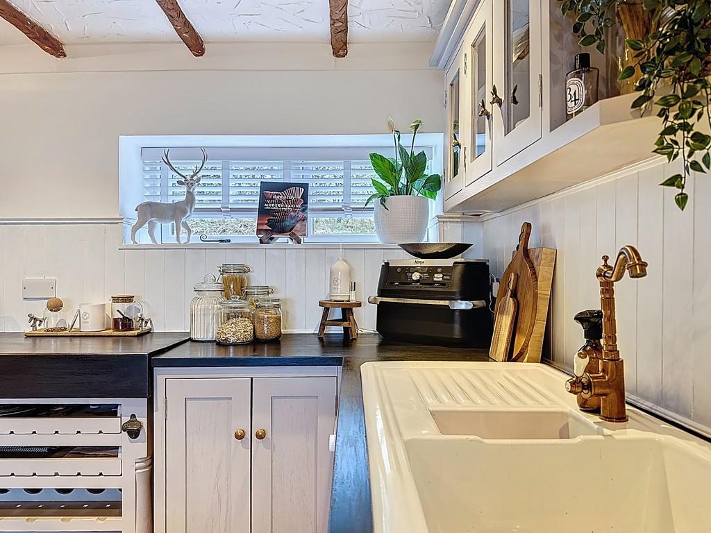 Fitted kitchen
